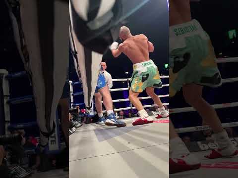 Eubank Jr. KOs Smith at ringside!