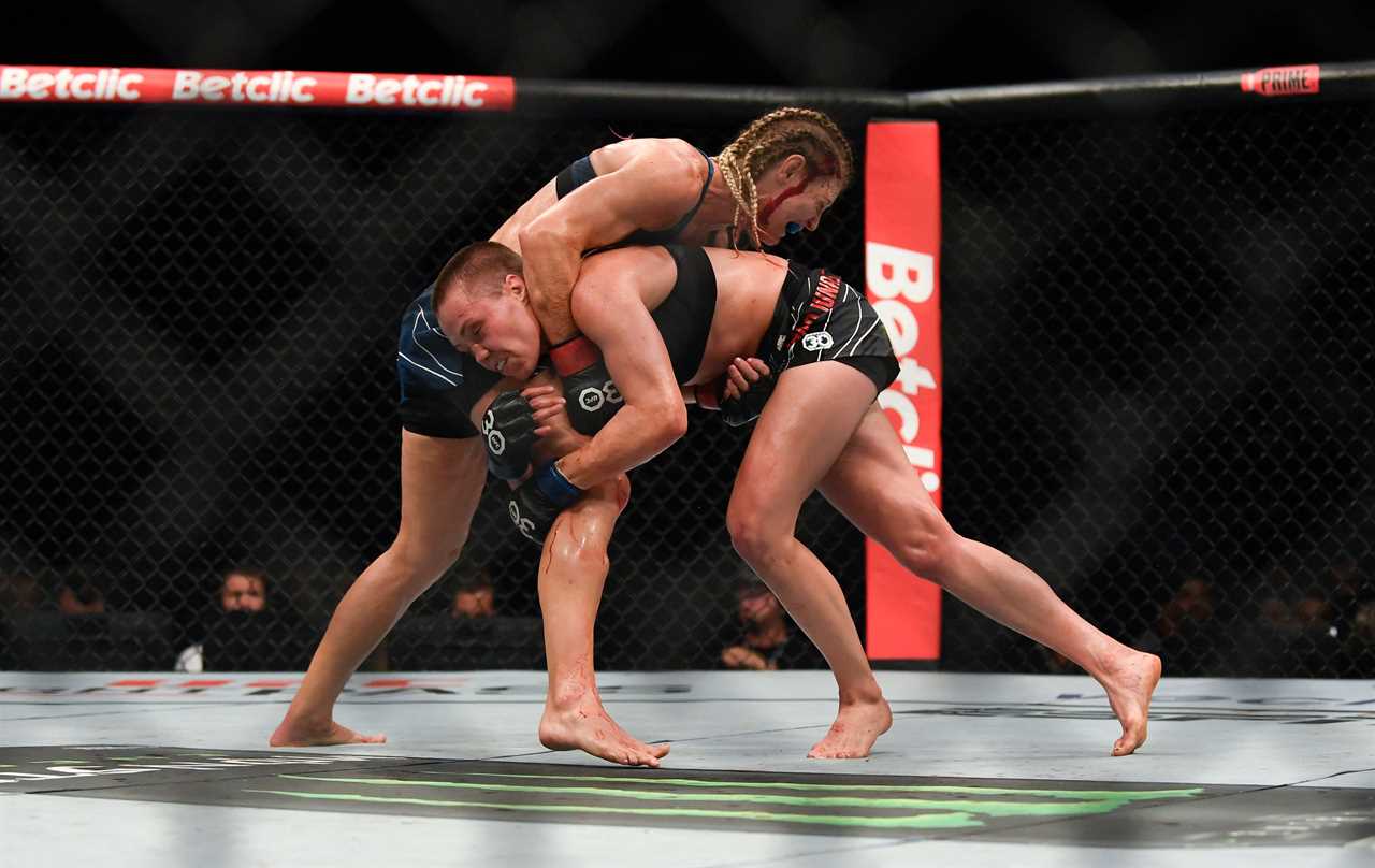 UFC star Rose Namajunas suffers dislocated finger in loss to Manon Fiorot