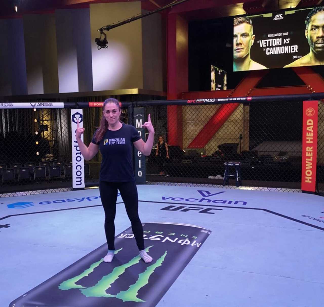 UFC fighter discovers pregnancy just days before fight