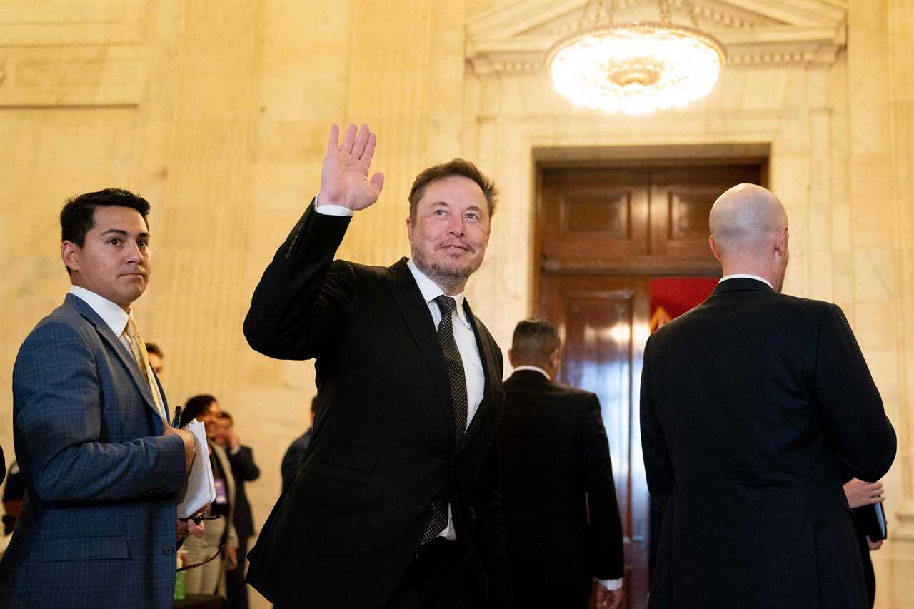 Elon Musk and Mark Zuckerberg separate at AI Tech Event, as talks heat up for $1bn super-fight