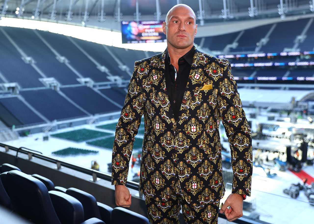 Tyson Fury calls out Mike Tyson in his fight against Ngannou for coaching him against him