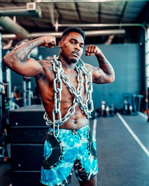 Canelo prepares for Super-Middleweight showdown with Jermell Charles