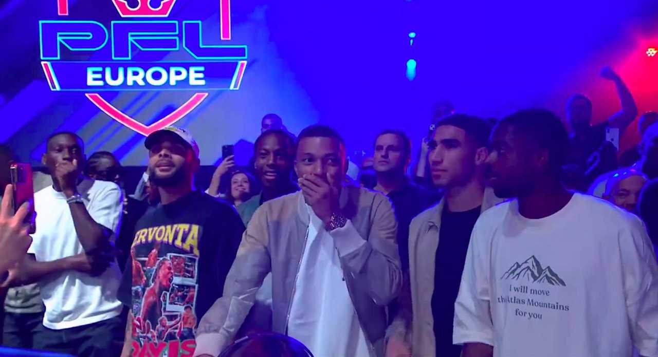 Cedric Doumbe, a French MMA superstar, scores a stunning nine-second KO. Kylian Mbappe & PSG teammates are left in utter shock.