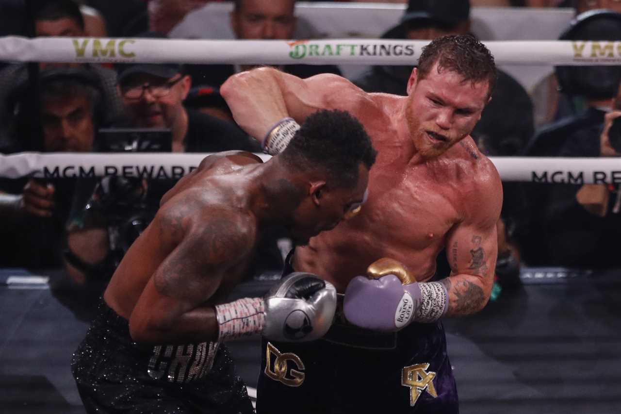Fans react when Jake Paul talks trash to Canelo after Charlo fight