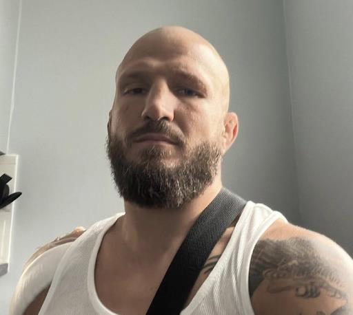 Former UFC champ TJ Dillashaw shocks fans with new bald look
