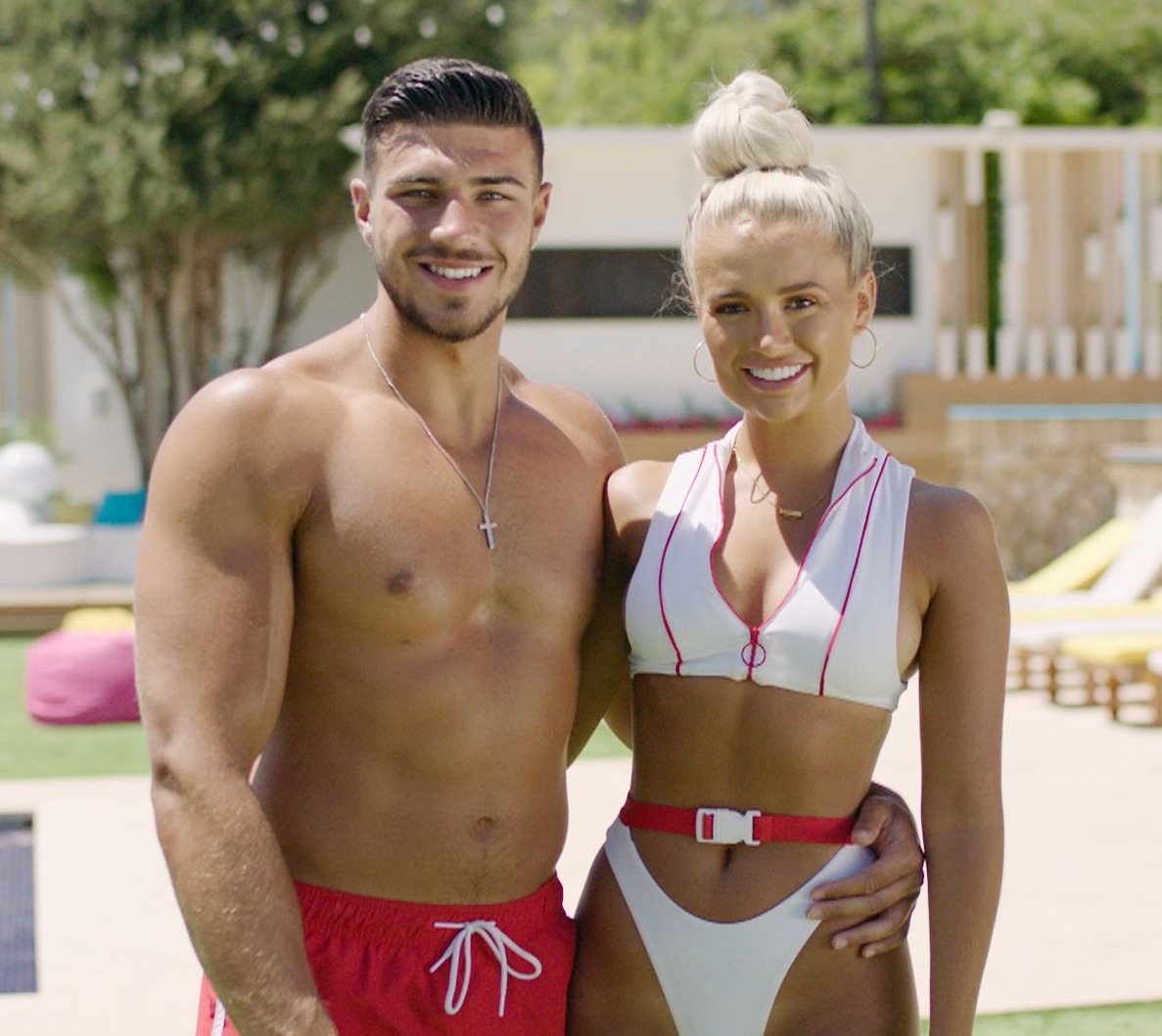Tommy Fury’s Glam Lifestyle - Love, Luxury, Fast Cars