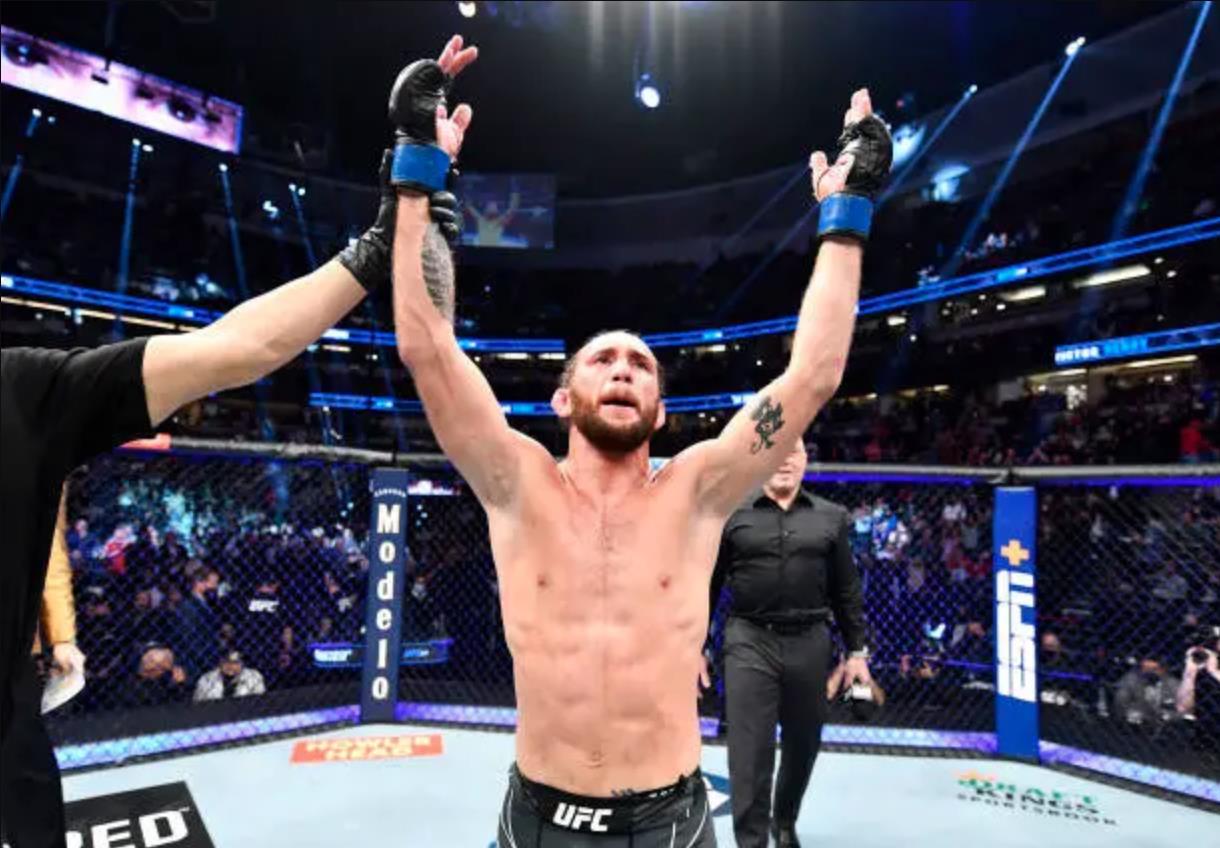 The British Javid Basharat will face Victor Henry at UFC 294, in Abu Dhabi, as he continues his assault on the Bantamweight Elite