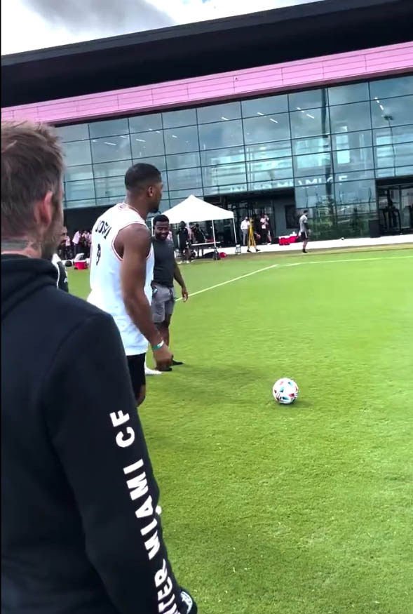 After a stunning free kick with David Beckham, fans are convinced that Anthony Joshua could pass for a professional footballer