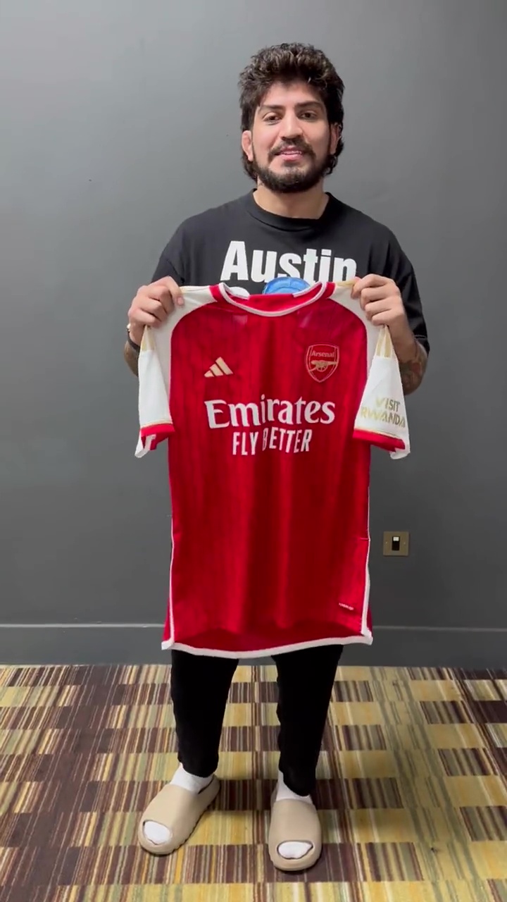 Dillon Danis Urinates on Arsenal Shirt Days Before Logan Paul Fight in Shocking Message to KSI