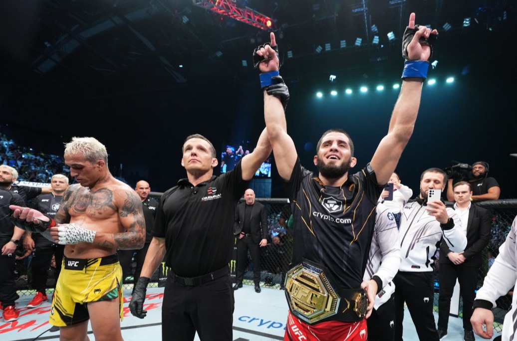Charles Oliveira forced out of Makhachev Rematch due to horrific cut
