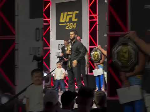 Hasbulla disrupts UFC 294 staring contest between Makhachev and Volkanovski