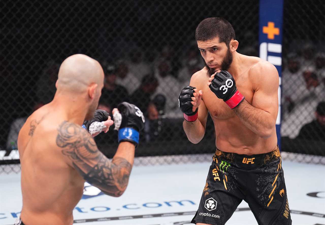 UFC 294: Islam Makhachev knocks out Alexander Volkanovski using an insane head kick to retain the Lightweight title