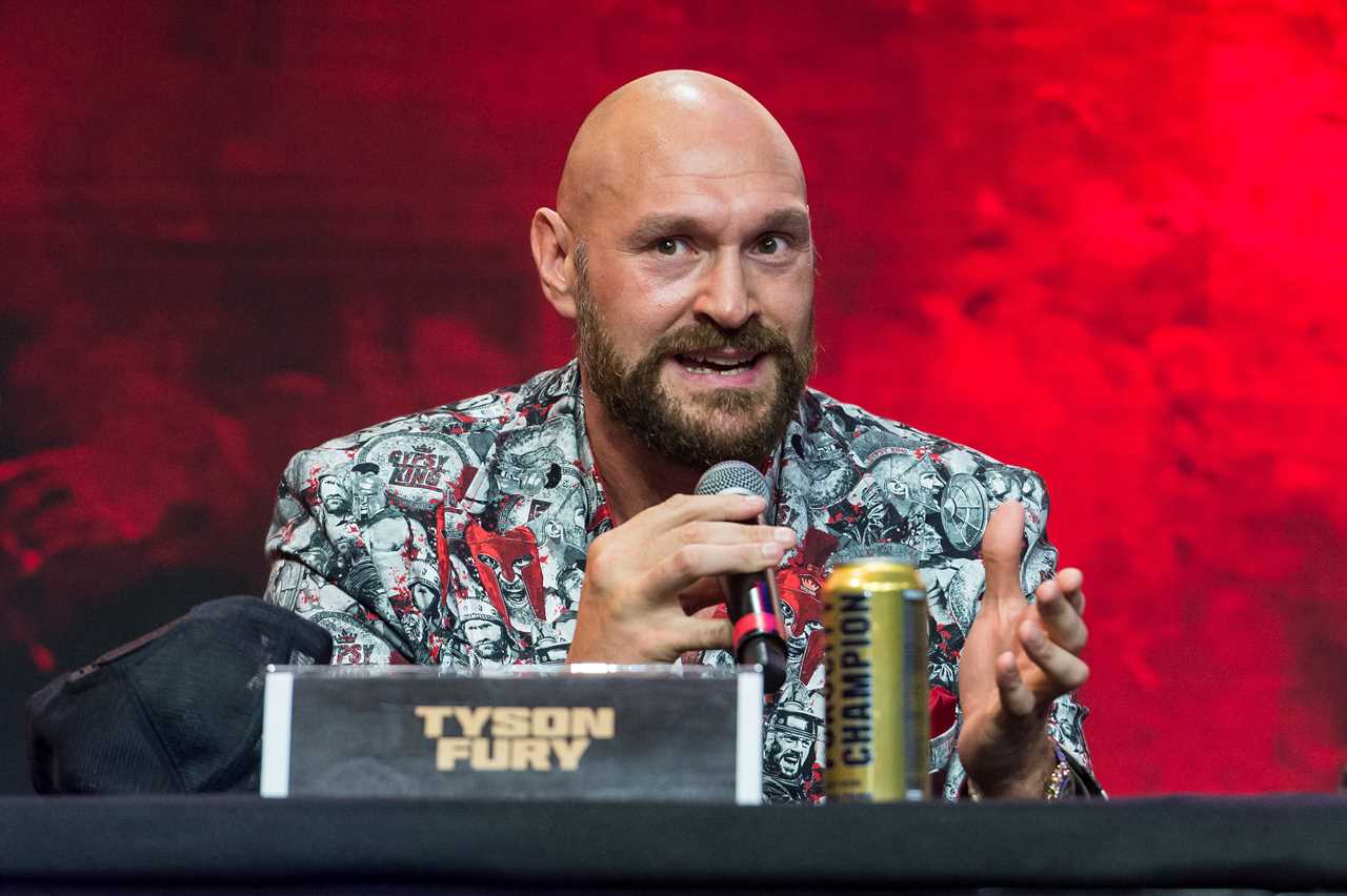Tyson Fury vs Francis Ngannou clash over ring size for crossover fight