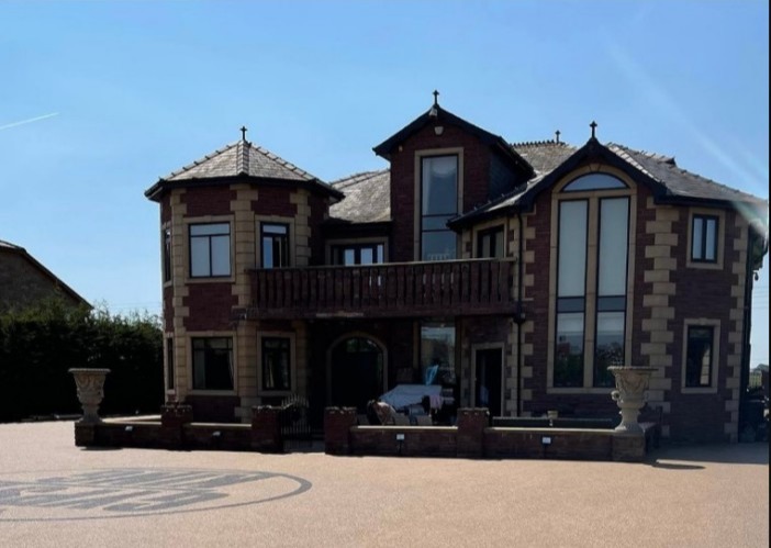 Tyson Fury’s extravagant lifestyle: Luxury Mansions, Monster Car Collections, and Expensive Watches