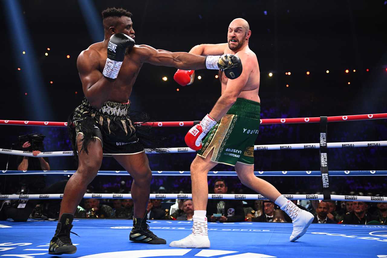 Tyson Fury survives knockdown in Fight of the Century worth PS150m