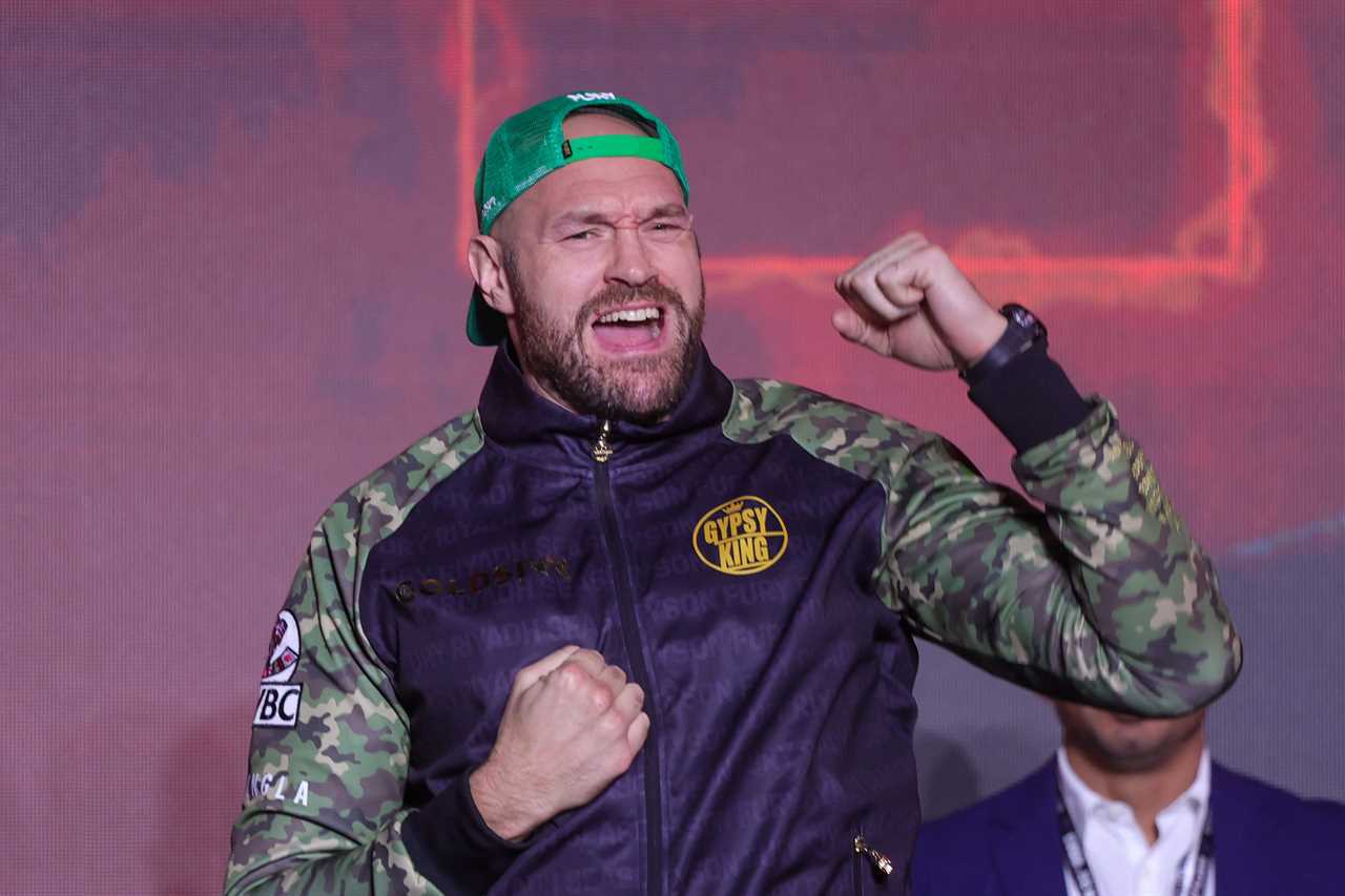 Laura Woods sends a cheeky message to Tyson Fury while he watches TNT Sports coverage of Ngannou Fight