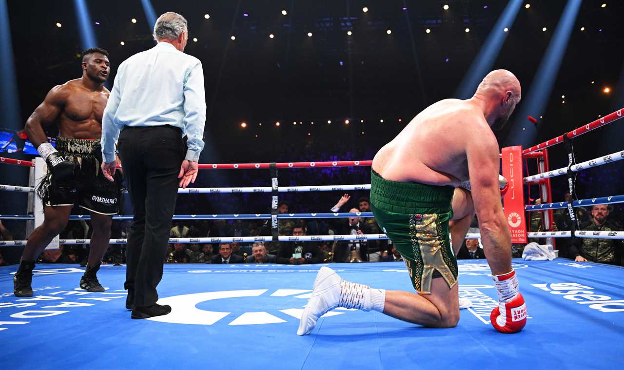 Francis Ngannou knocks down Tyson Fury, leaving Oleksandr usyk stunned