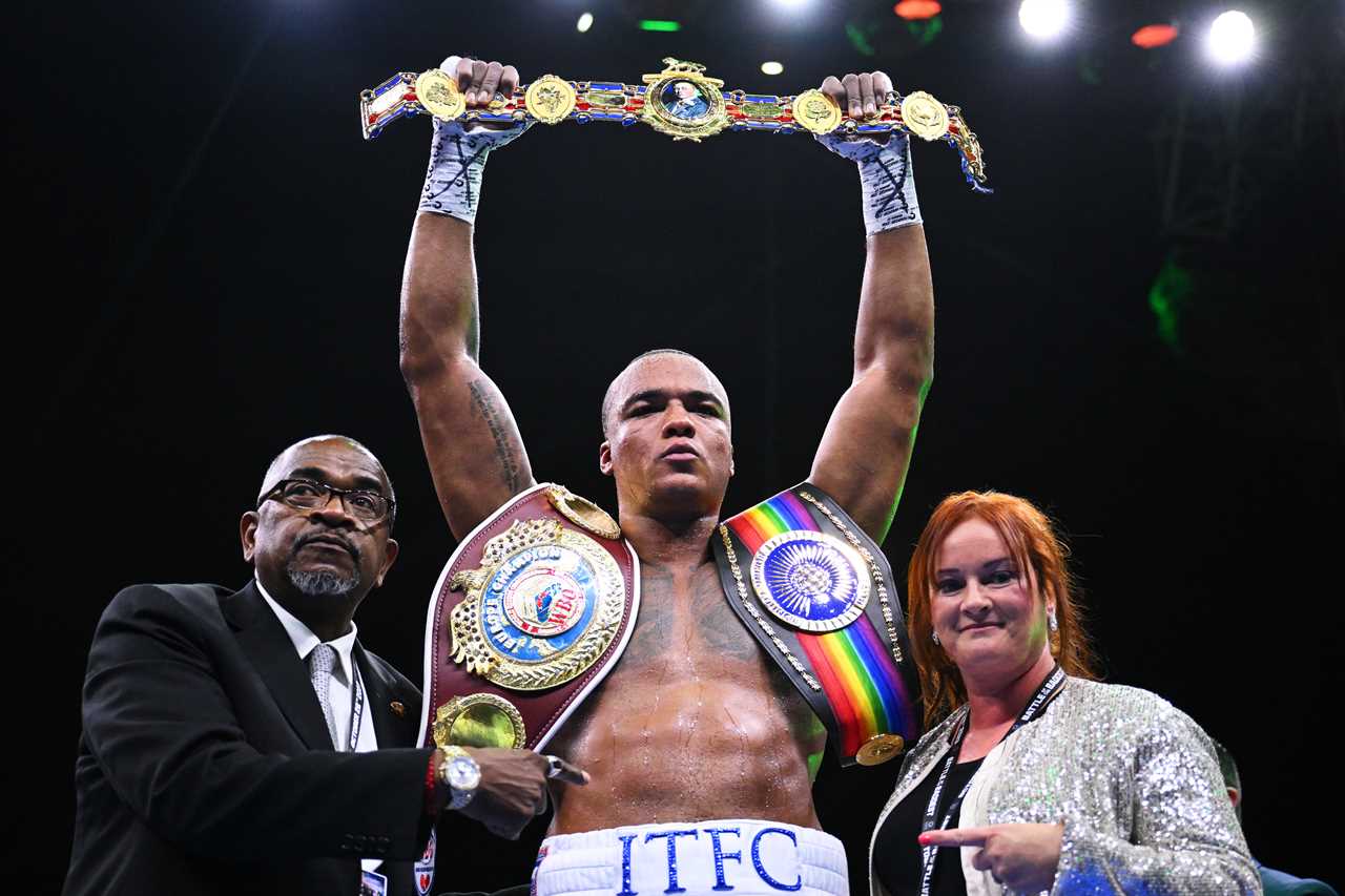 Boxer Fabio Warley Wins Title Defense Despite Career-Threatening Injuries