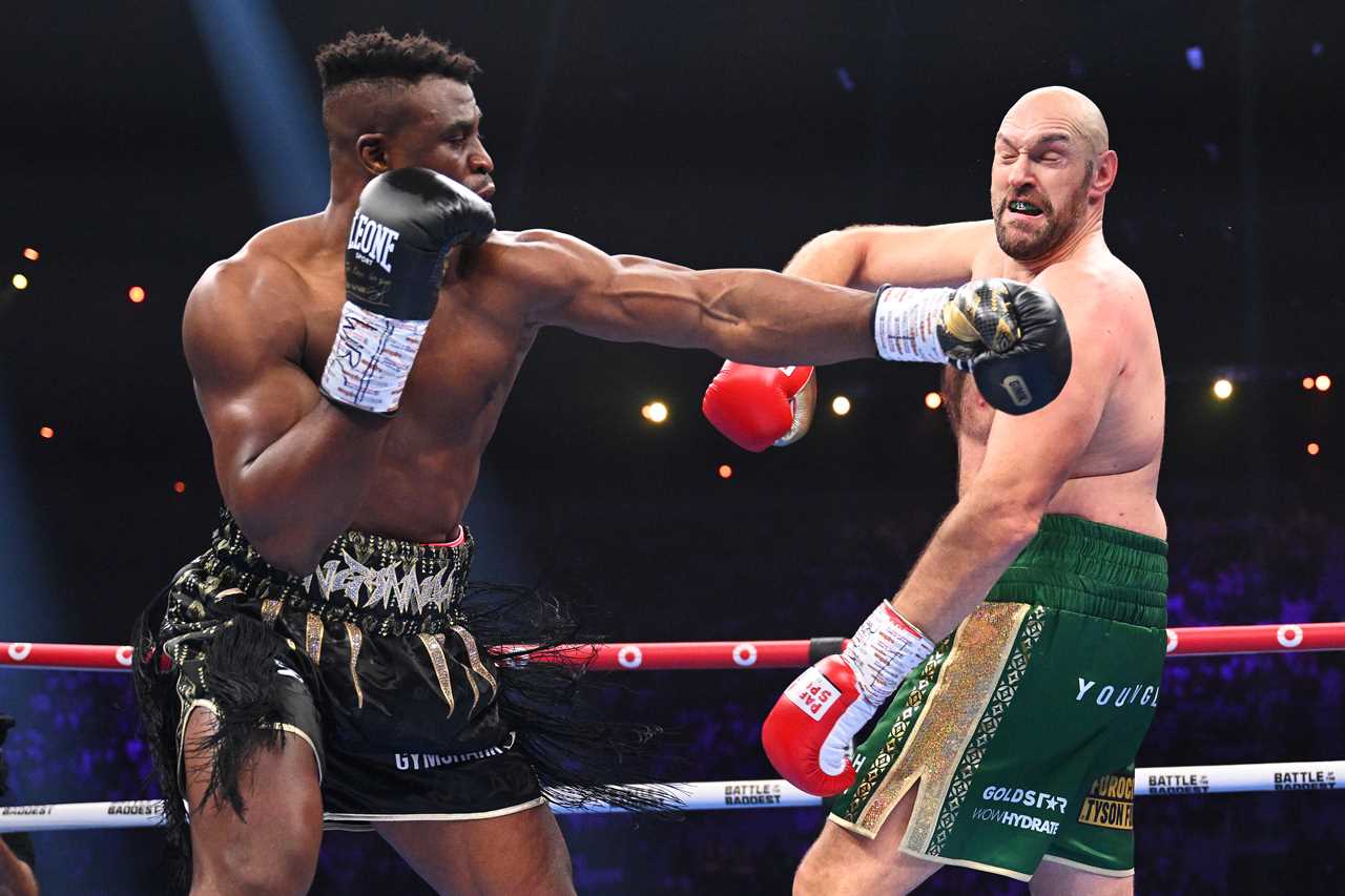 Tyson Fury Has 23 Seconds To Recover After Controversial Knockdown
