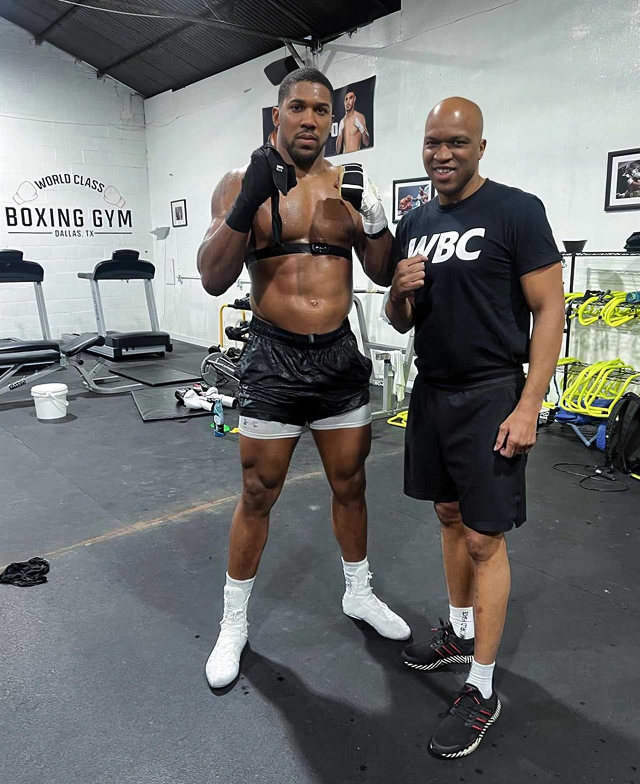 Anthony Joshua Teams Up with Former Coach of Tyson Fury in Surprising Twist