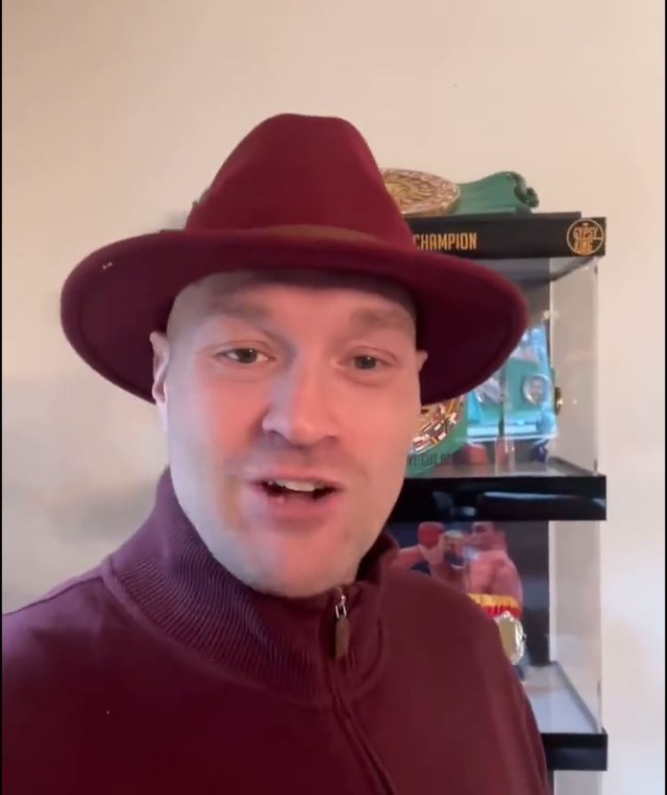 Tyson Fury Congratulates Tom Aspinall on UFC Win, Fans Compare His Hat to Boy George