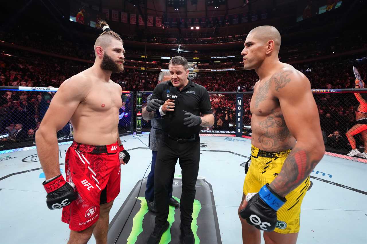 UFC 295 Fans Furious at Referee as Alex Pereira Becomes Fastest Two-Weight Champ