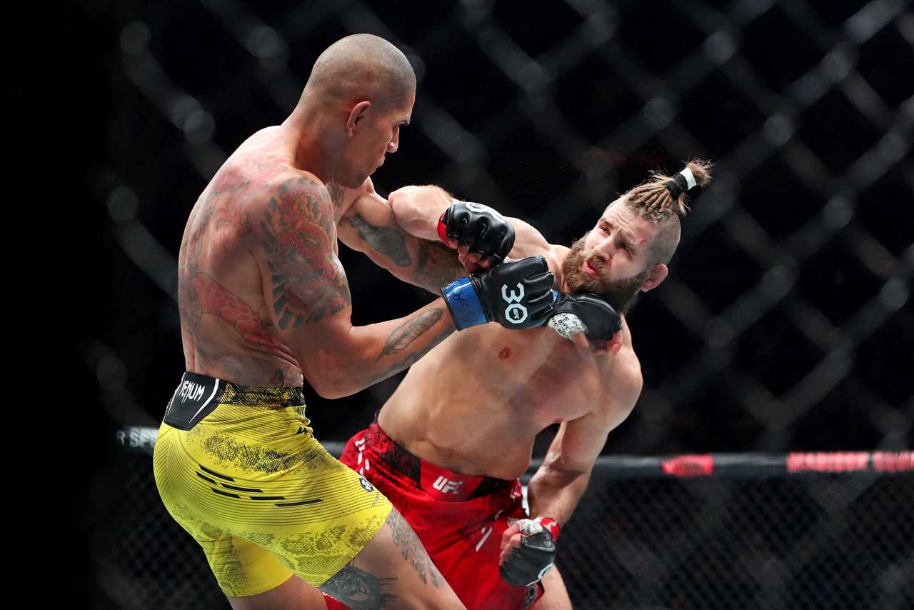 UFC 295 Fans Furious at Referee as Alex Pereira Becomes Fastest Two-Weight Champ