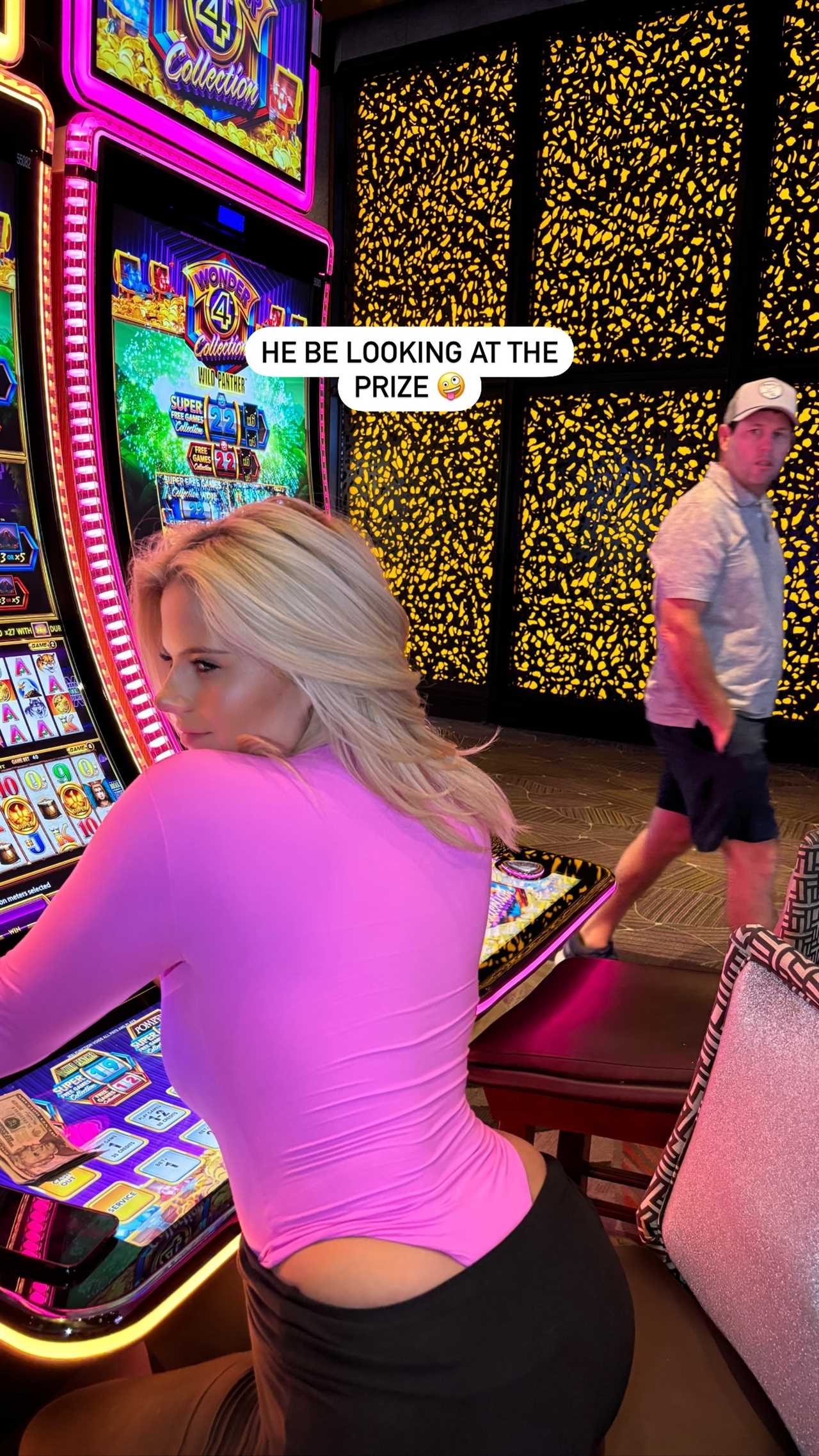 Boxing Ring Girl Apollonia Llewellyn Turns Heads in Busty Outfit on Las Vegas Slot Machine