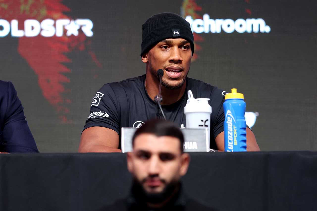 Anthony Joshua Fires Back at Deontay Wilder's Dig in Heated Exchange