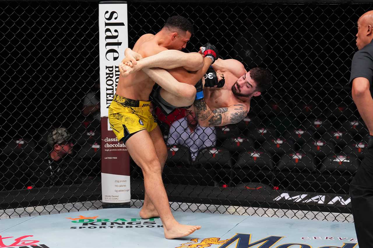 Fans Shocked as UFC Star Pulls Off Jaw-Dropping 'KO of the Year'