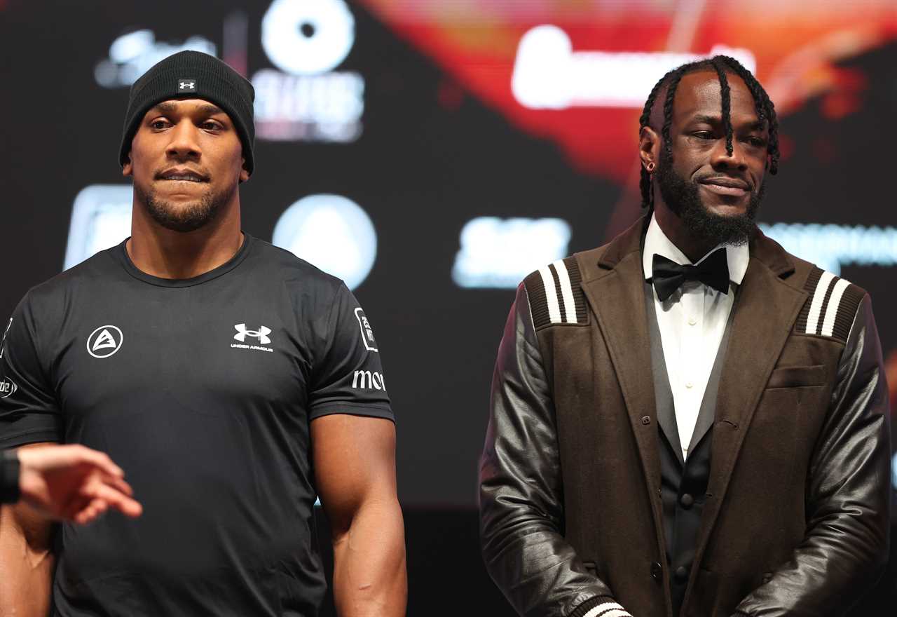 Tyson Fury Slammed for Playing Around Ahead of Historic Unification Fight with Oleksandr Usyk
