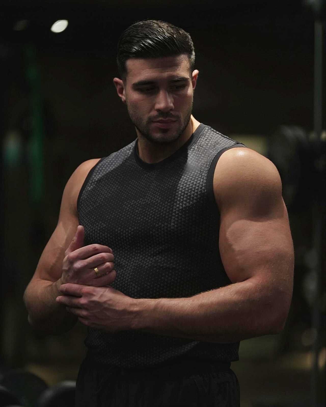Tommy Fury Flexes Bulging Biceps as He Teases 'Massive Year' Ahead - But KSI Fans Crash His Instagram Post