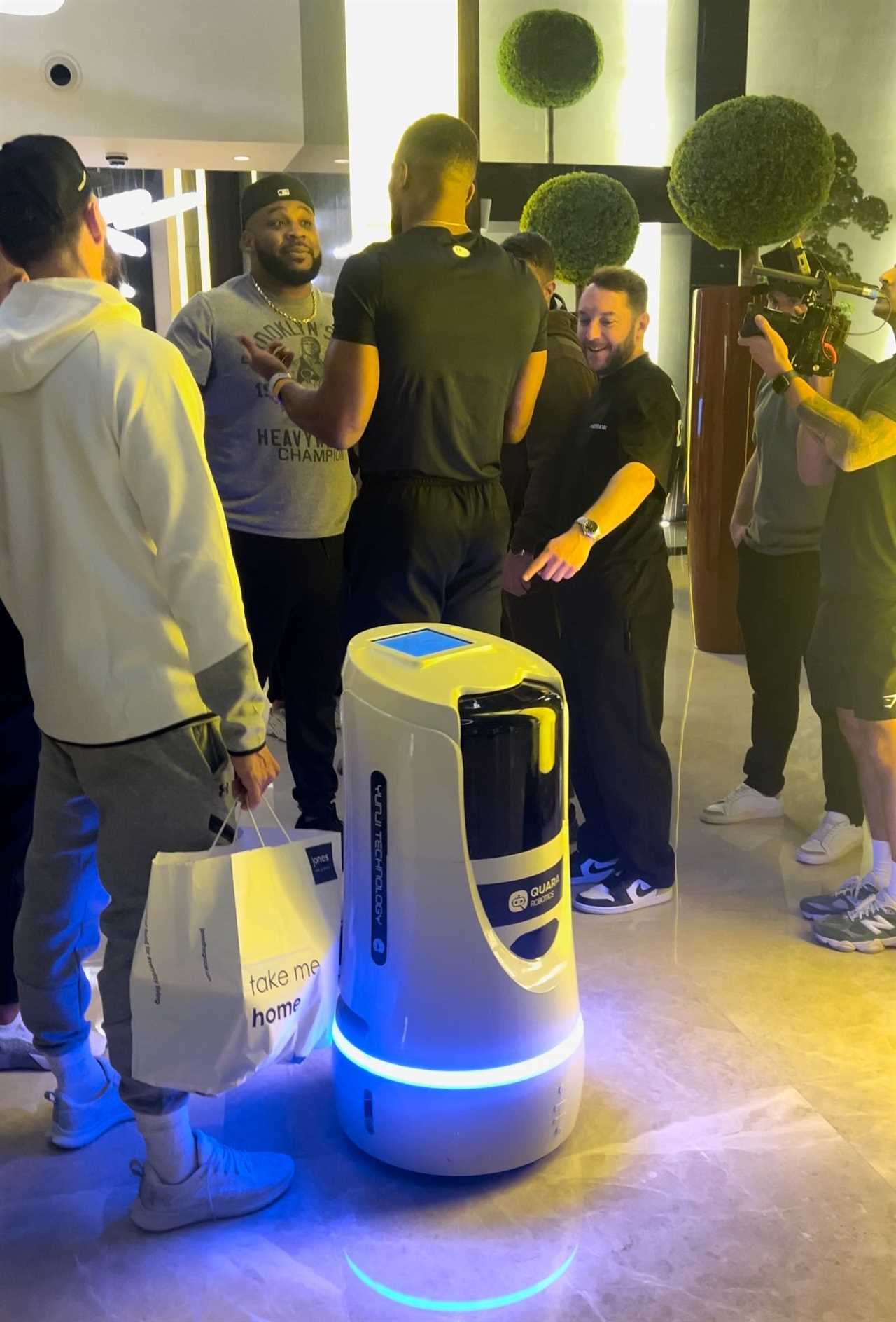 Anthony Joshua Has Standoff with Robot Vacuum Cleaner Ahead of Saudi Fight