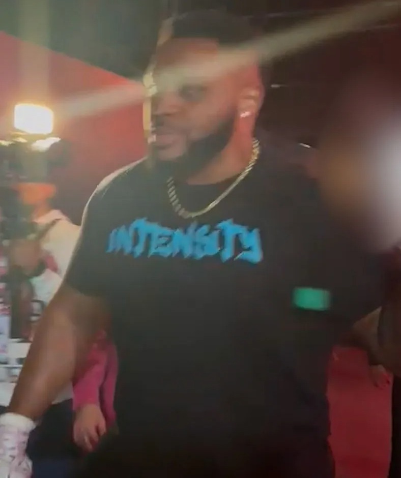 Jarrell Miller Sends Rude Gesture to Derek Chisora as Drug Cheat Fumes at Anthony Joshua Pal After Workout
