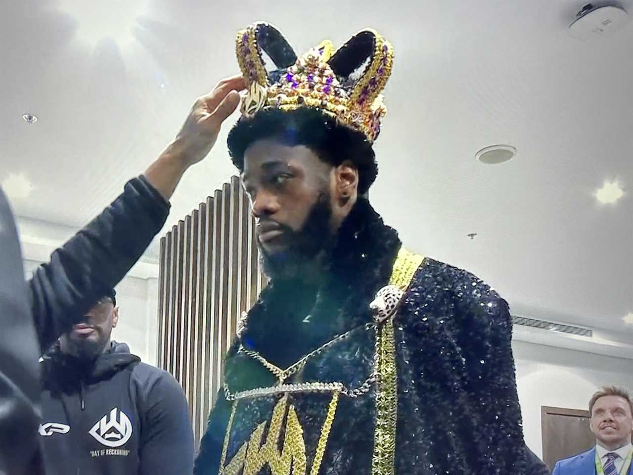 Deontay Wilder Returns to His Royal Outfit Despite Previous Blame