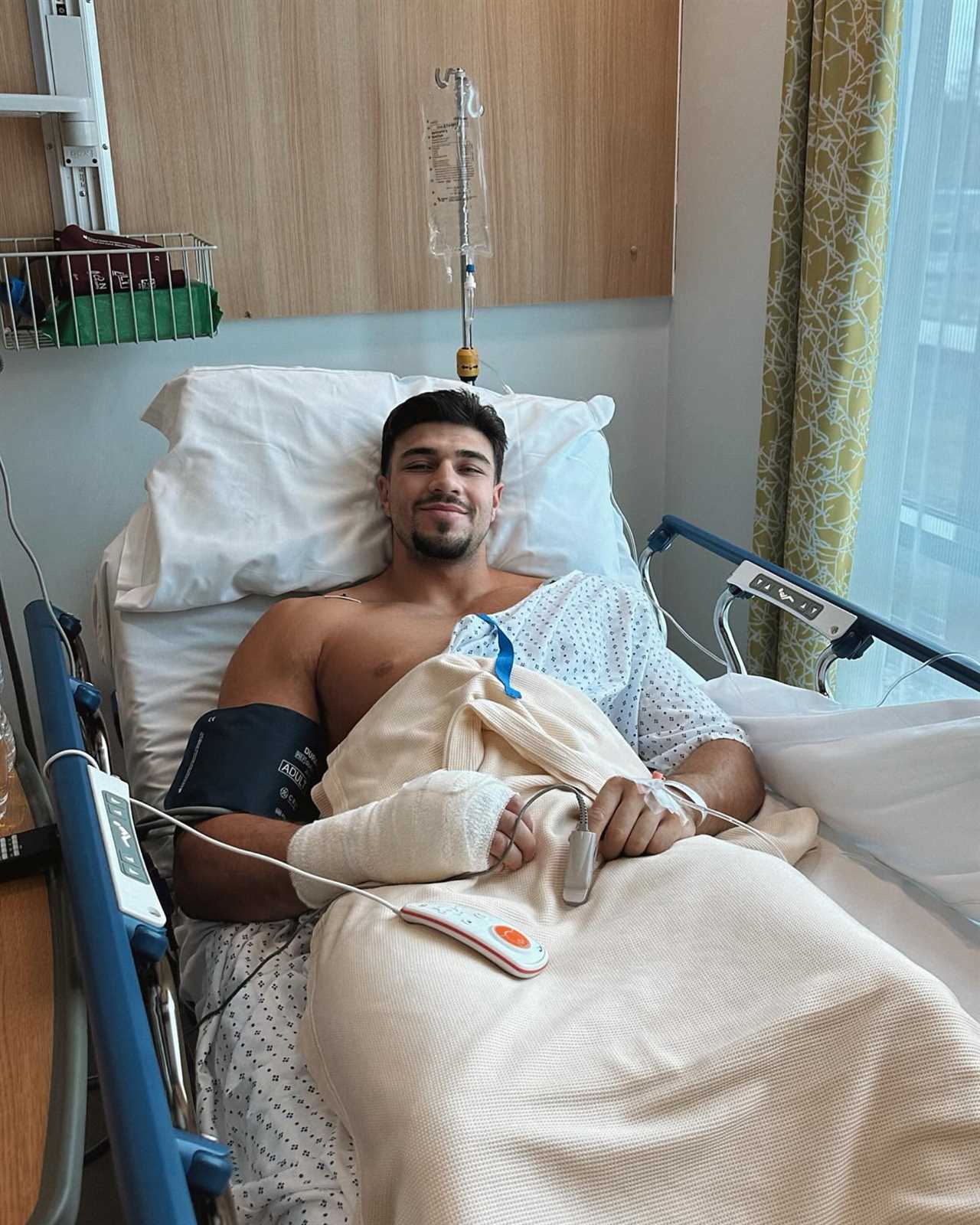 Fans think KSI is trolling Tommy Fury, claiming he has suffered from toothache for nine years.