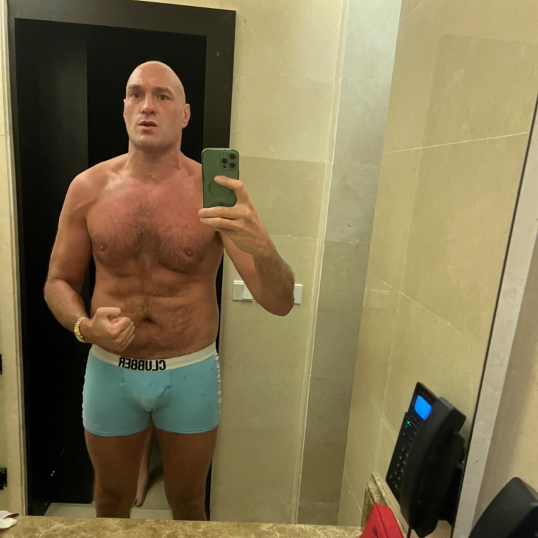 Tyson Fury denies using old picture to show off Physique in Cancelled Oleksandr Usyk fight