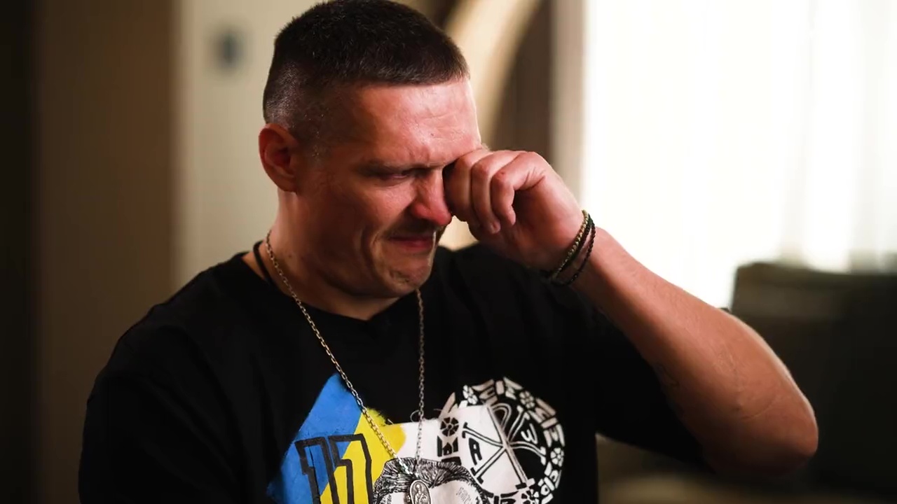 Oleksandr Usyk pays touching tribute to his late father