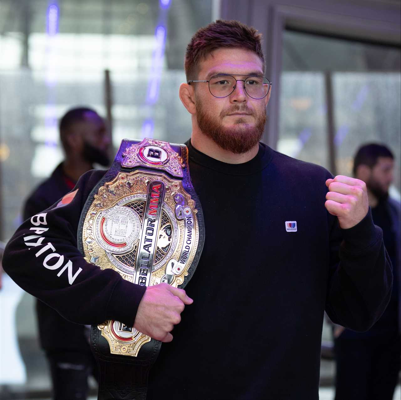 Johnny Eblen’s girlfriend threatens to break up if he loses the world title fight