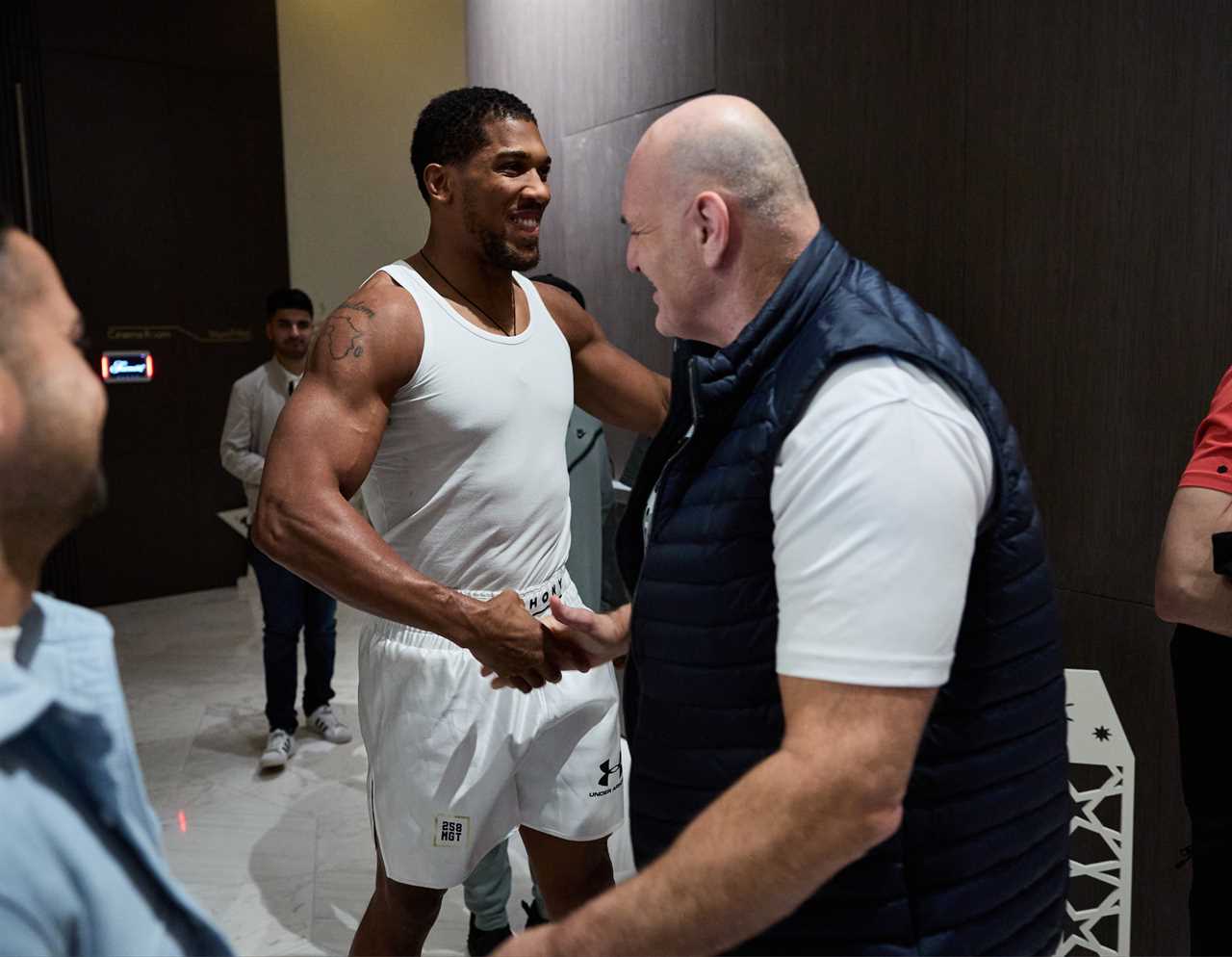 Fans praise Anthony Joshua for meeting Tyson Fury’s father before the fight