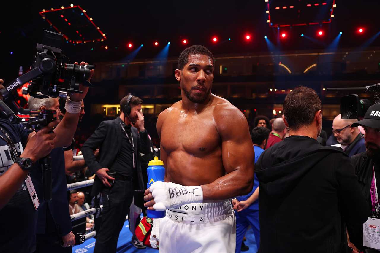 Anthony Joshua praised for gesture after knockout win