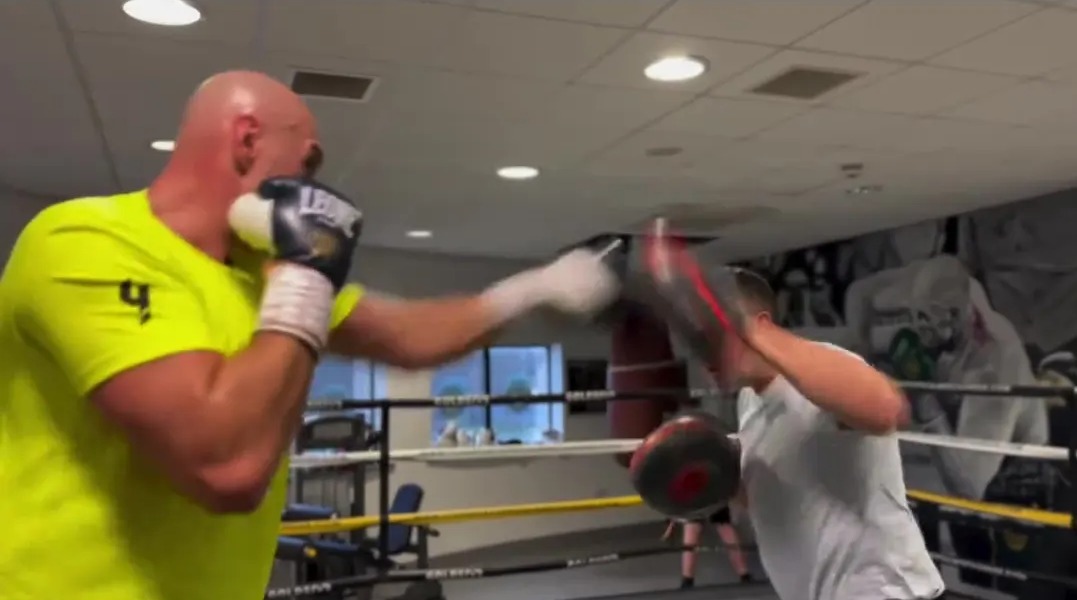 TYSON FURY TRAINING FOR USYK: FANS ARE CONVINCED HE WILL WIN