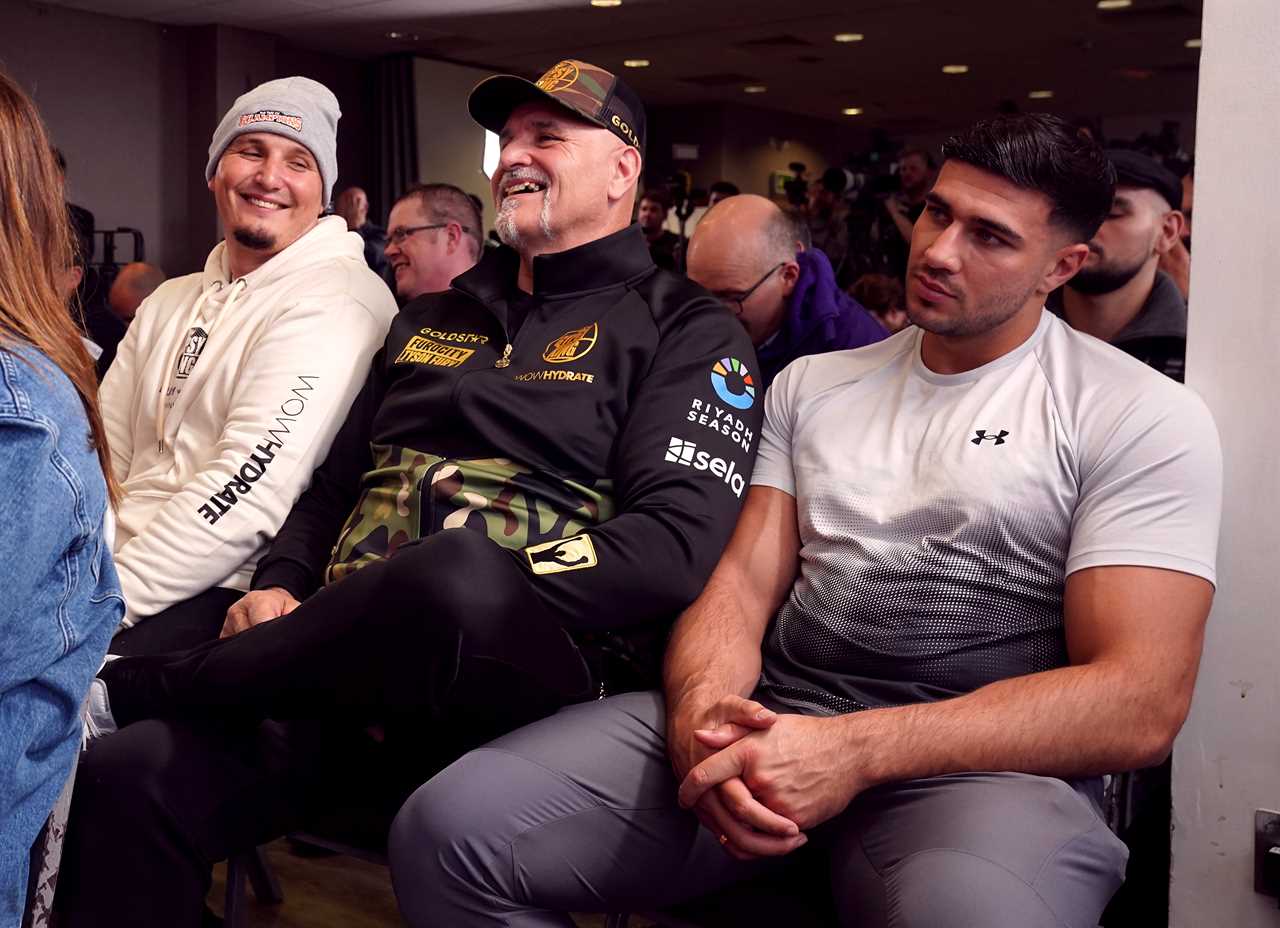 Tyson Fury’s Team Jokes about Ticket Prices Dropping After Dad’s Usyk Fight prediction