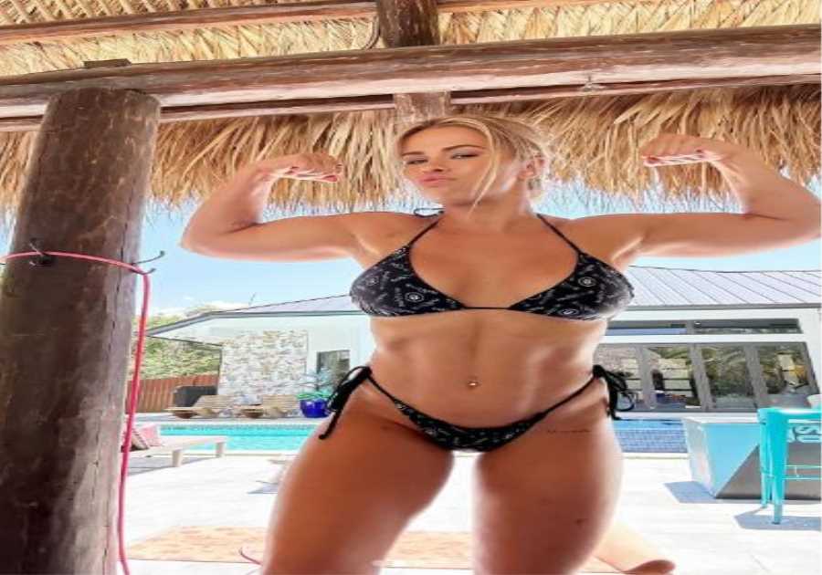 Paige VanZant Shows off Toned Body Before Boxing Match with Elle Brooke