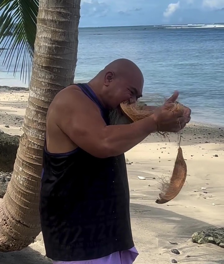 Fans are left stunned as heavyweight boxing legend consumes a coconut
