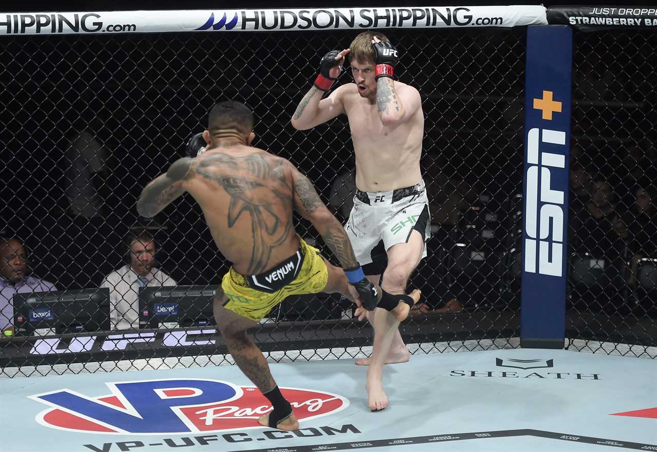 UFC Fight Halted Due to Gruesome Cut on Fighter's Shin