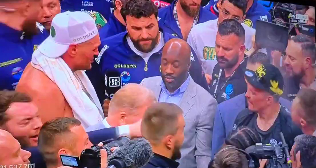 Frank Warren's Furious Reaction to Oleksandr Usyk's Team Member Spitting Water in His Face