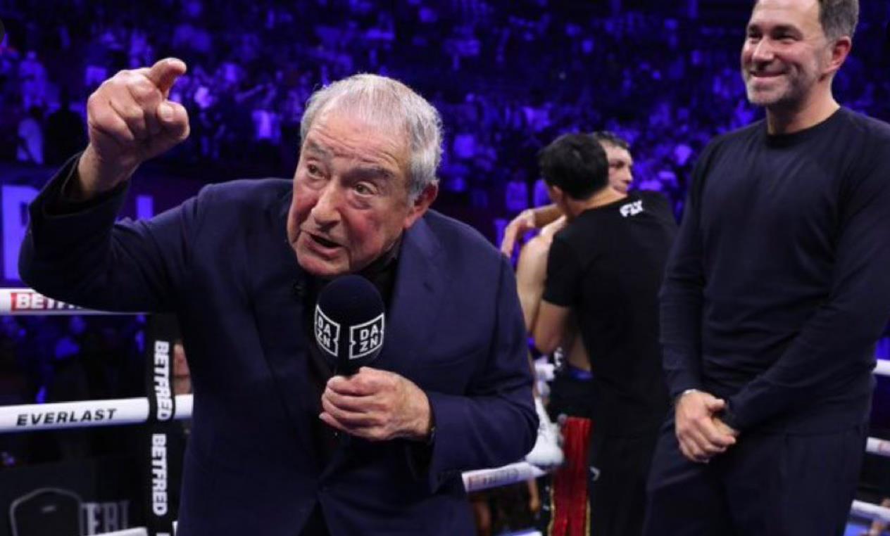 Boxing Legend Goes on Epic Rant After Controversial Decision in Taylor's Loss