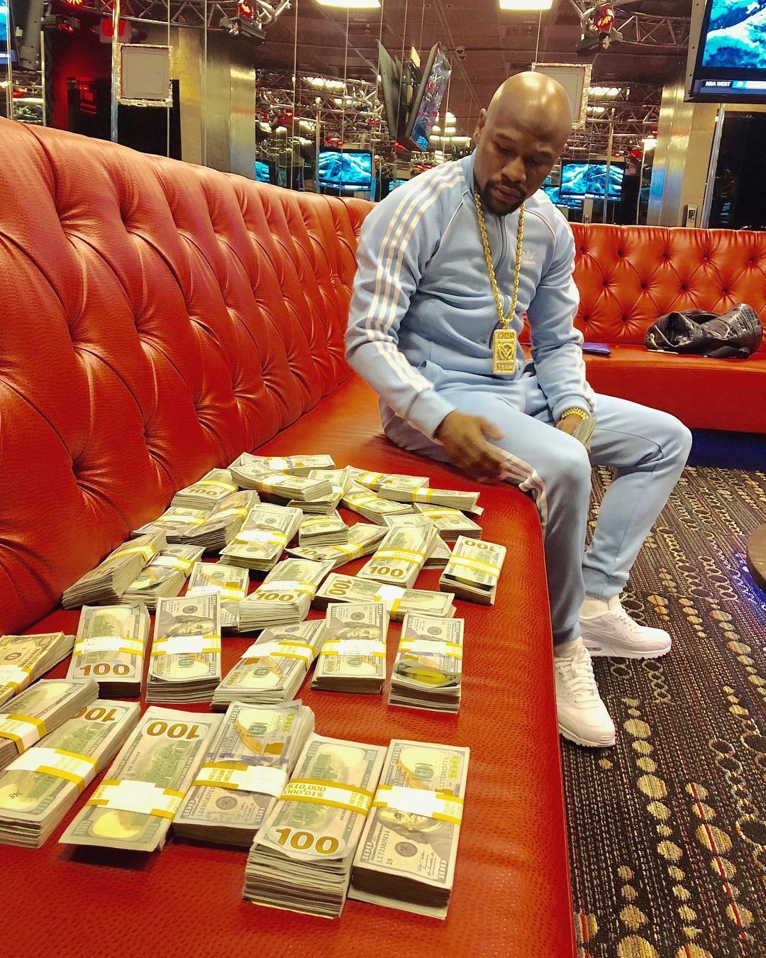 Floyd Mayweather's $1 Billion Fortune Questioned by Promoter Eddie Hearn