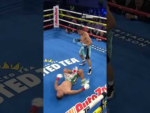A HUGE knockout win to become world champion 😳 #AngeloLeo #Boxing